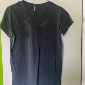 Dark gray women’s under armor tee shirt